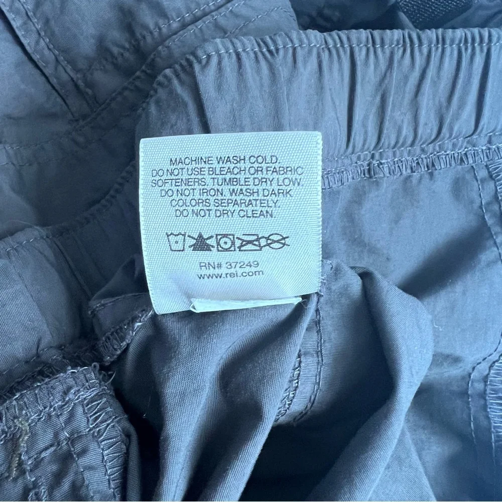 REI Men’s Gray Cargo Belted Nylon Hiking Shorts UPF 50+ Size XXL - Picture 6 of 7